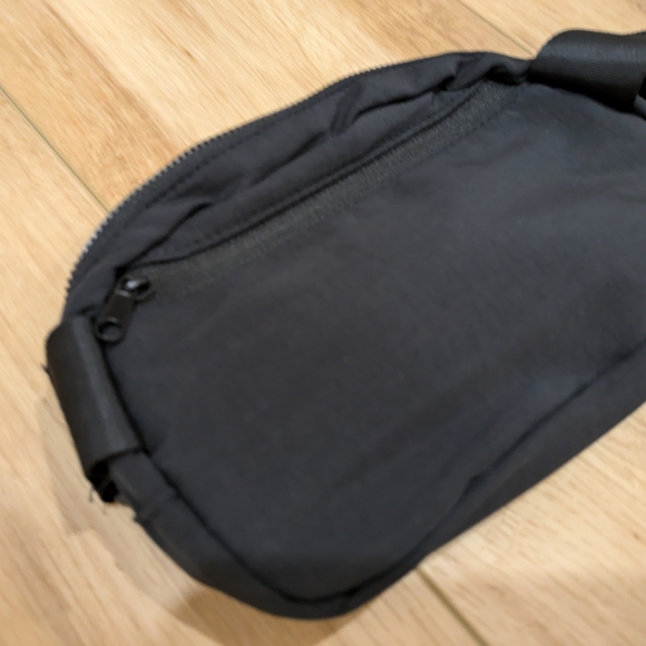 Halara Black Crossbody Bag - Picture 7 of 7